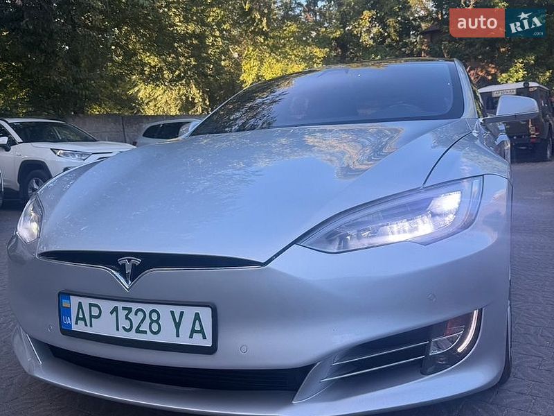Tesla Model S 2017