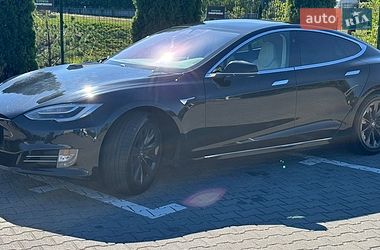 Лифтбек Tesla Model S 2018 в Киеве
