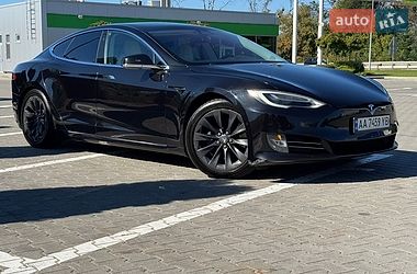 Лифтбек Tesla Model S 2018 в Киеве