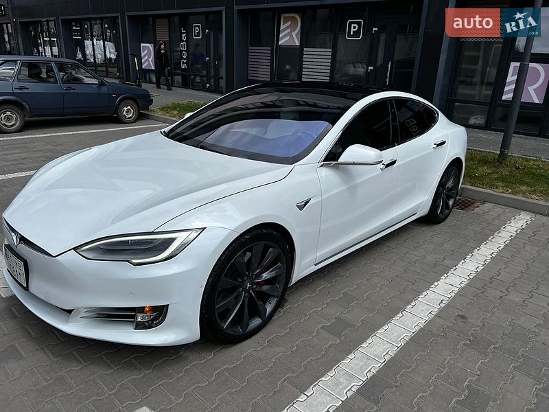 Tesla Model S 2017