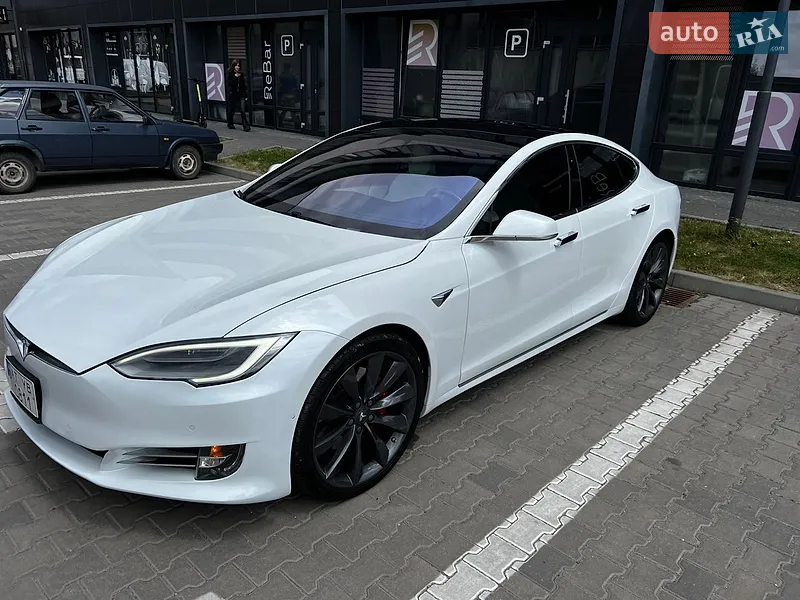 Tesla Model S 2017