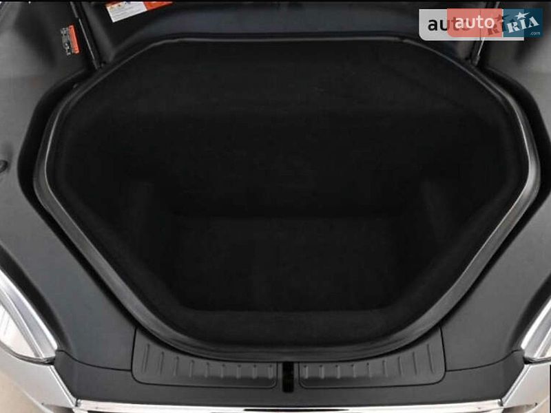 Ліфтбек Tesla Model S 2015 в Рівному фото 55 Ліфтбек Tesla Model S 2015 в Рівному