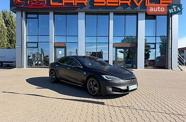 Ліфтбек Tesla Model S 2016 в Києві