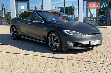 Ліфтбек Tesla Model S 2016 в Києві