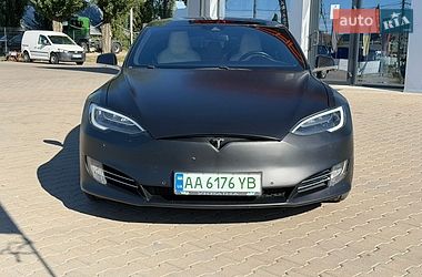 Ліфтбек Tesla Model S 2016 в Києві