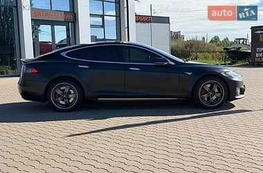Ліфтбек Tesla Model S 2016 в Києві