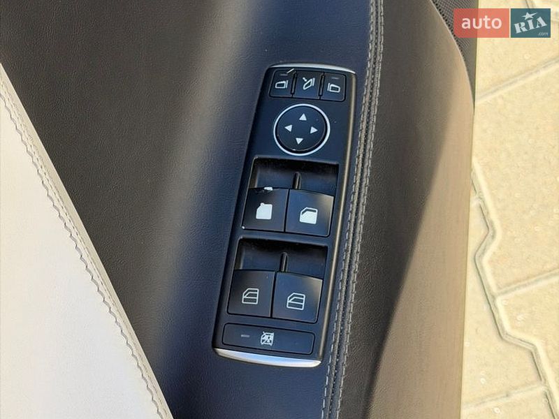 Ліфтбек Tesla Model S 2016 в Києві