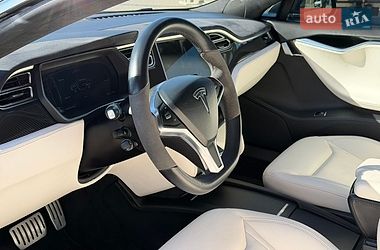 Ліфтбек Tesla Model S 2016 в Києві