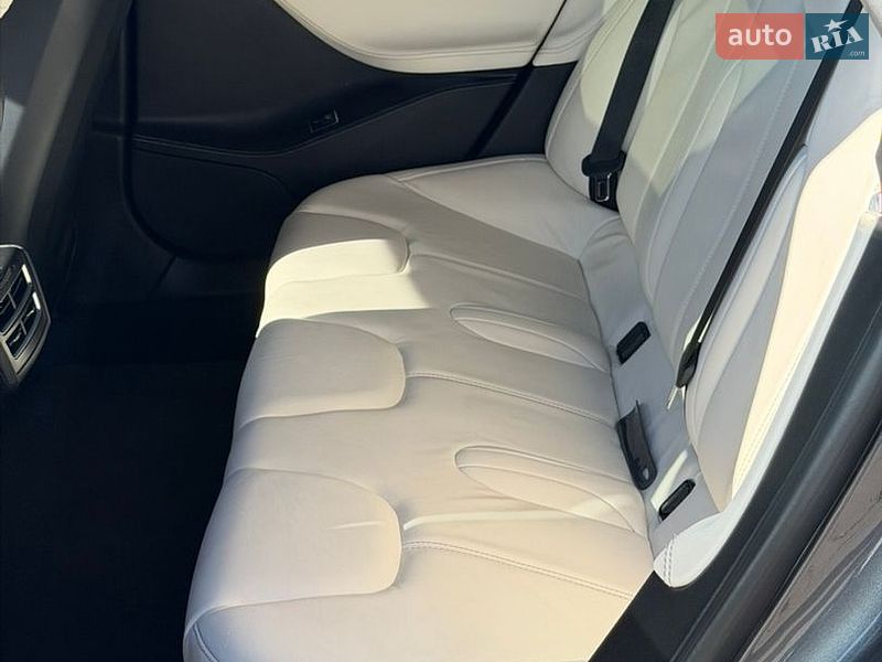 Ліфтбек Tesla Model S 2016 в Києві