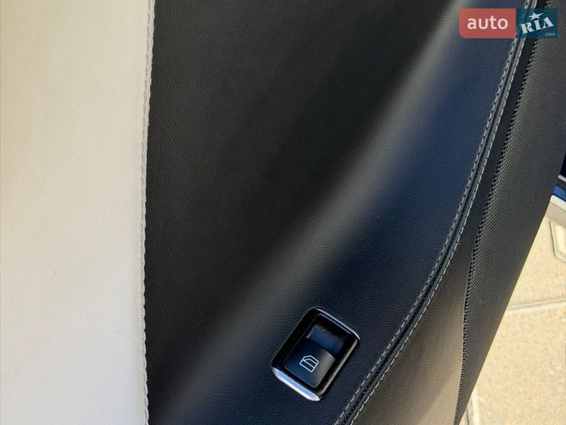 Ліфтбек Tesla Model S 2016 в Києві