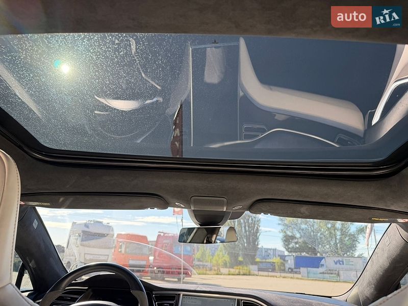 Ліфтбек Tesla Model S 2016 в Києві