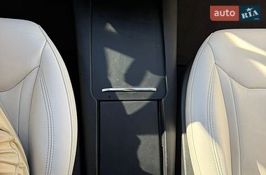 Ліфтбек Tesla Model S 2016 в Києві