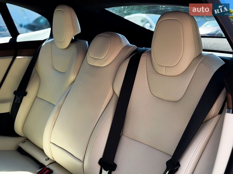 Ліфтбек Tesla Model S 2024 в Києві фото 13 Ліфтбек Tesla Model S 2024 в Києві