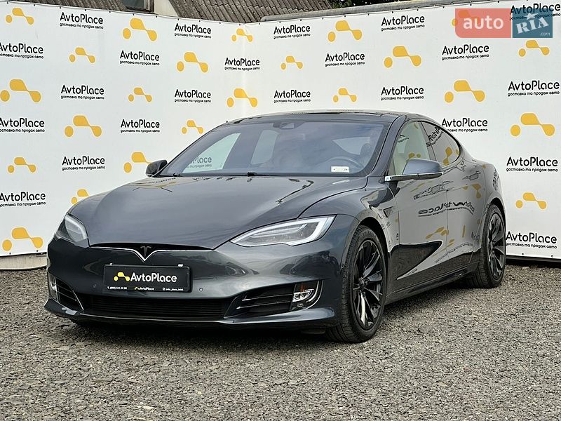 Лифтбек Tesla Model S 2016 в Луцке