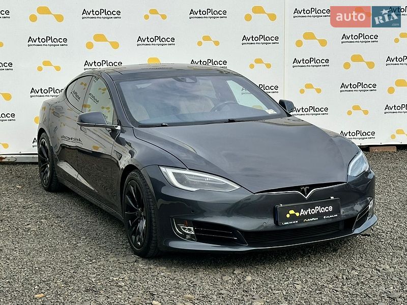 Лифтбек Tesla Model S 2016 в Луцке