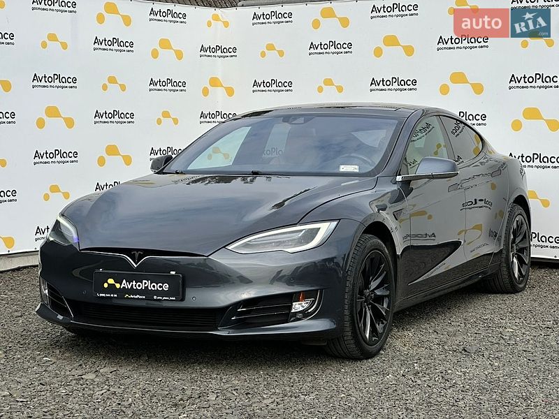 Лифтбек Tesla Model S 2016 в Луцке