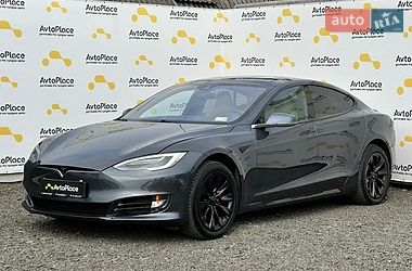 Лифтбек Tesla Model S 2016 в Луцке