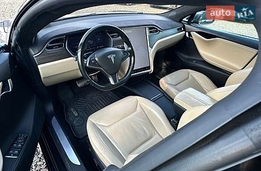 Лифтбек Tesla Model S 2016 в Луцке