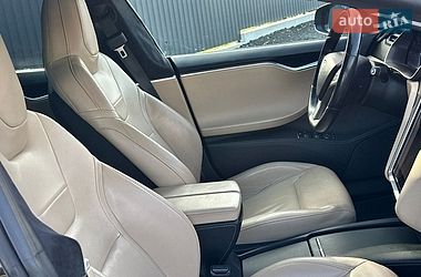 Лифтбек Tesla Model S 2016 в Луцке