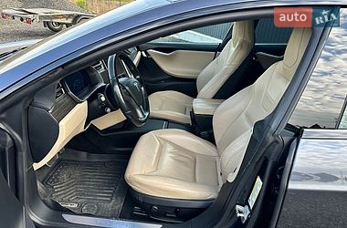 Лифтбек Tesla Model S 2016 в Луцке