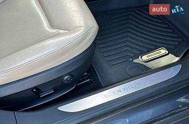 Лифтбек Tesla Model S 2016 в Луцке
