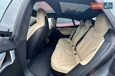 Лифтбек Tesla Model S 2016 в Луцке