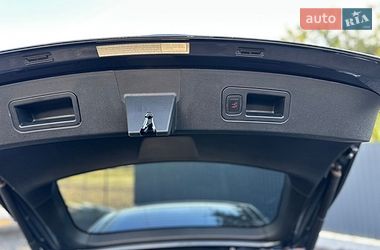 Лифтбек Tesla Model S 2016 в Луцке