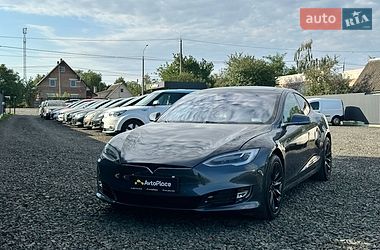 Лифтбек Tesla Model S 2016 в Луцке