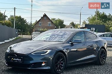 Лифтбек Tesla Model S 2016 в Луцке