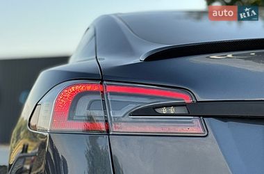 Лифтбек Tesla Model S 2016 в Луцке
