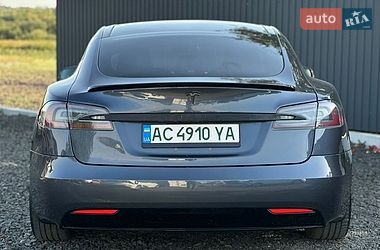 Лифтбек Tesla Model S 2016 в Луцке