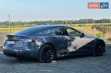 Лифтбек Tesla Model S 2016 в Луцке