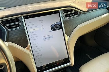 Лифтбек Tesla Model S 2016 в Луцке