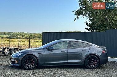 Лифтбек Tesla Model S 2016 в Луцке