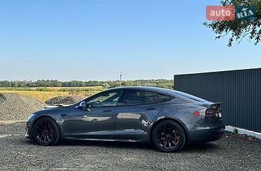 Лифтбек Tesla Model S 2016 в Луцке