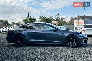 Лифтбек Tesla Model S 2016 в Луцке
