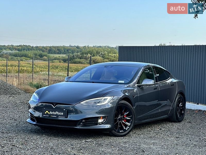 Лифтбек Tesla Model S 2016 в Луцке