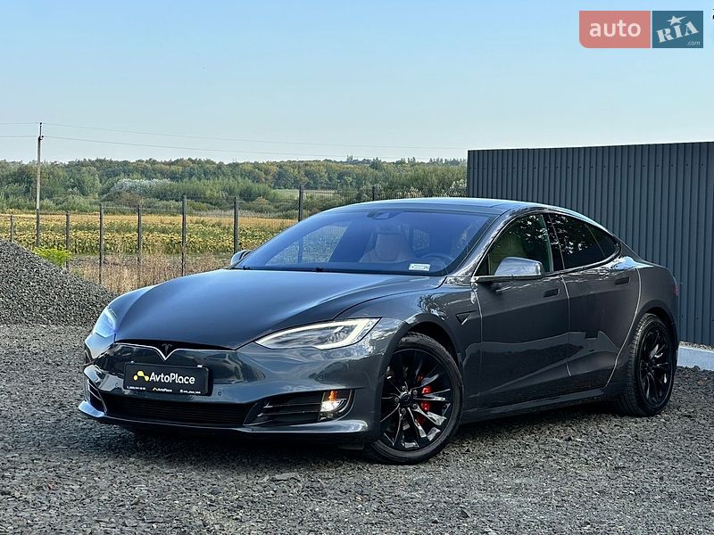 Лифтбек Tesla Model S 2016 в Луцке