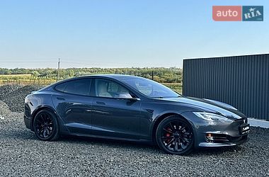 Лифтбек Tesla Model S 2016 в Луцке