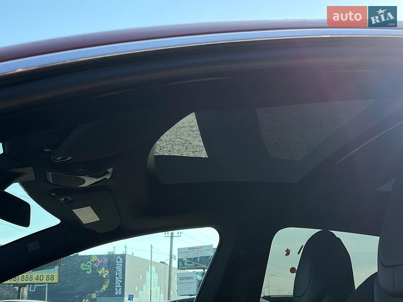 Лифтбек Tesla Model S 2018 в Львове