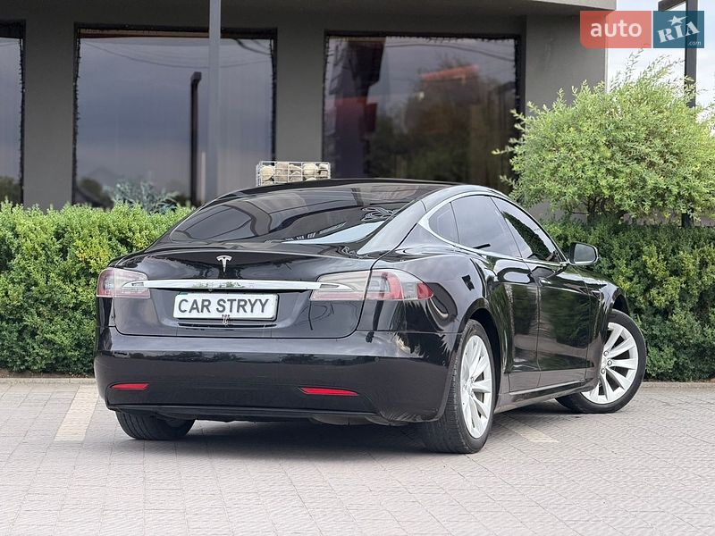 Лифтбек Tesla Model S 2017 в Стрые