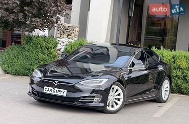 Лифтбек Tesla Model S 2017 в Стрые