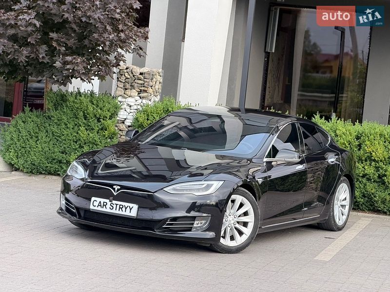 Лифтбек Tesla Model S 2017 в Стрые
