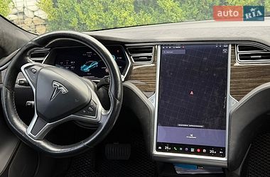 Лифтбек Tesla Model S 2017 в Стрые