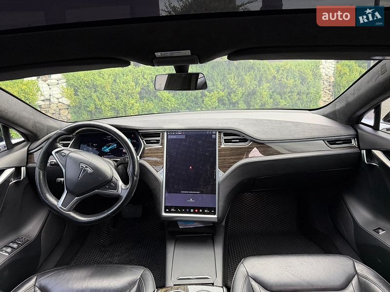 Лифтбек Tesla Model S 2017 в Стрые