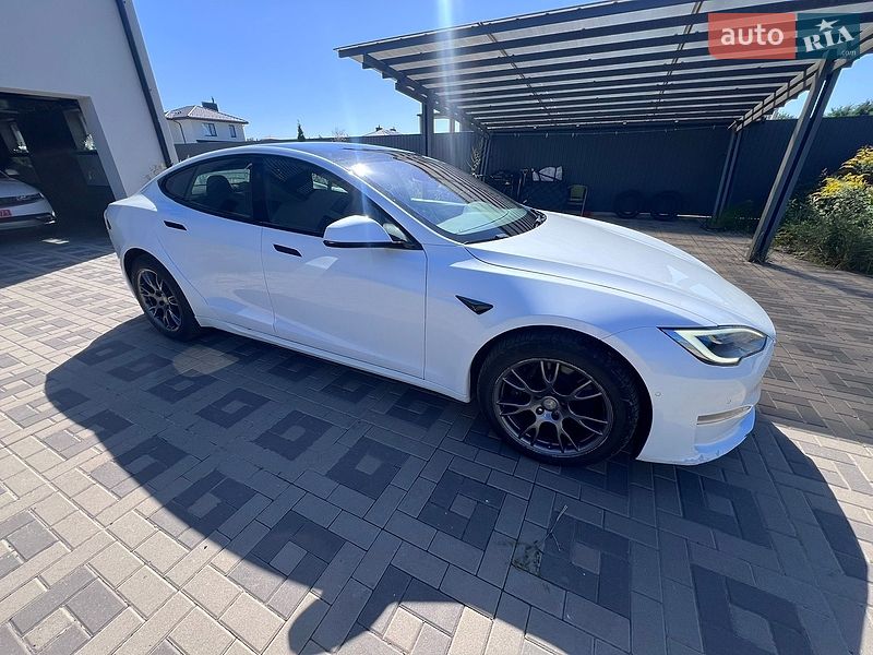 Лифтбек Tesla Model S 2021 в Киеве