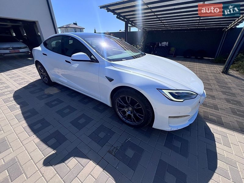 Лифтбек Tesla Model S 2021 в Киеве