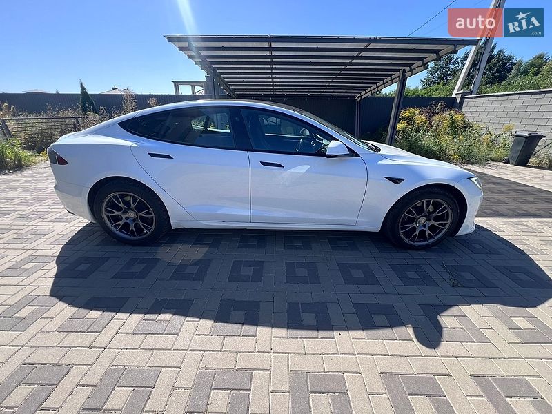 Лифтбек Tesla Model S 2021 в Киеве