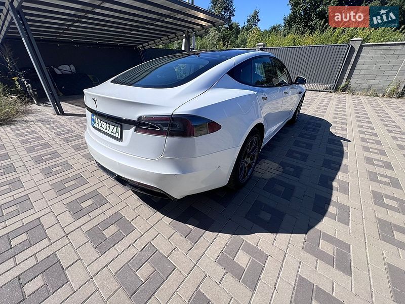 Лифтбек Tesla Model S 2021 в Киеве