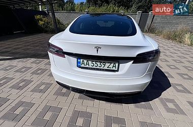Лифтбек Tesla Model S 2021 в Киеве